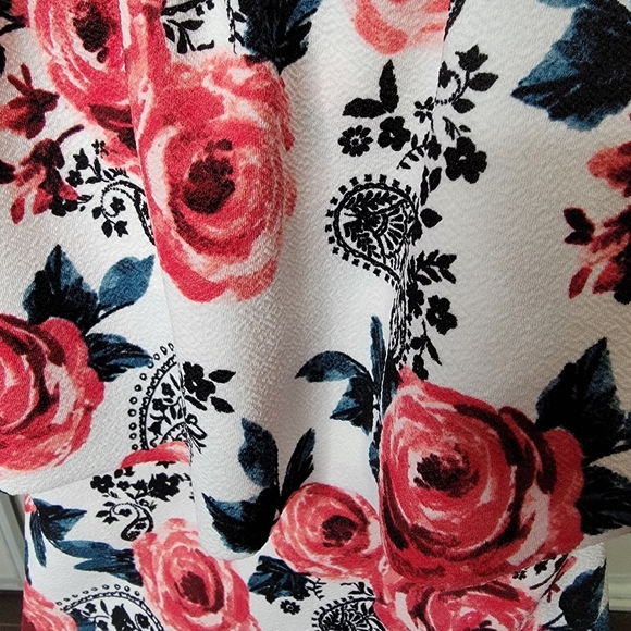 Almost Famous Size S floral off shoulder dress Valentines - Picture 3 of 6
